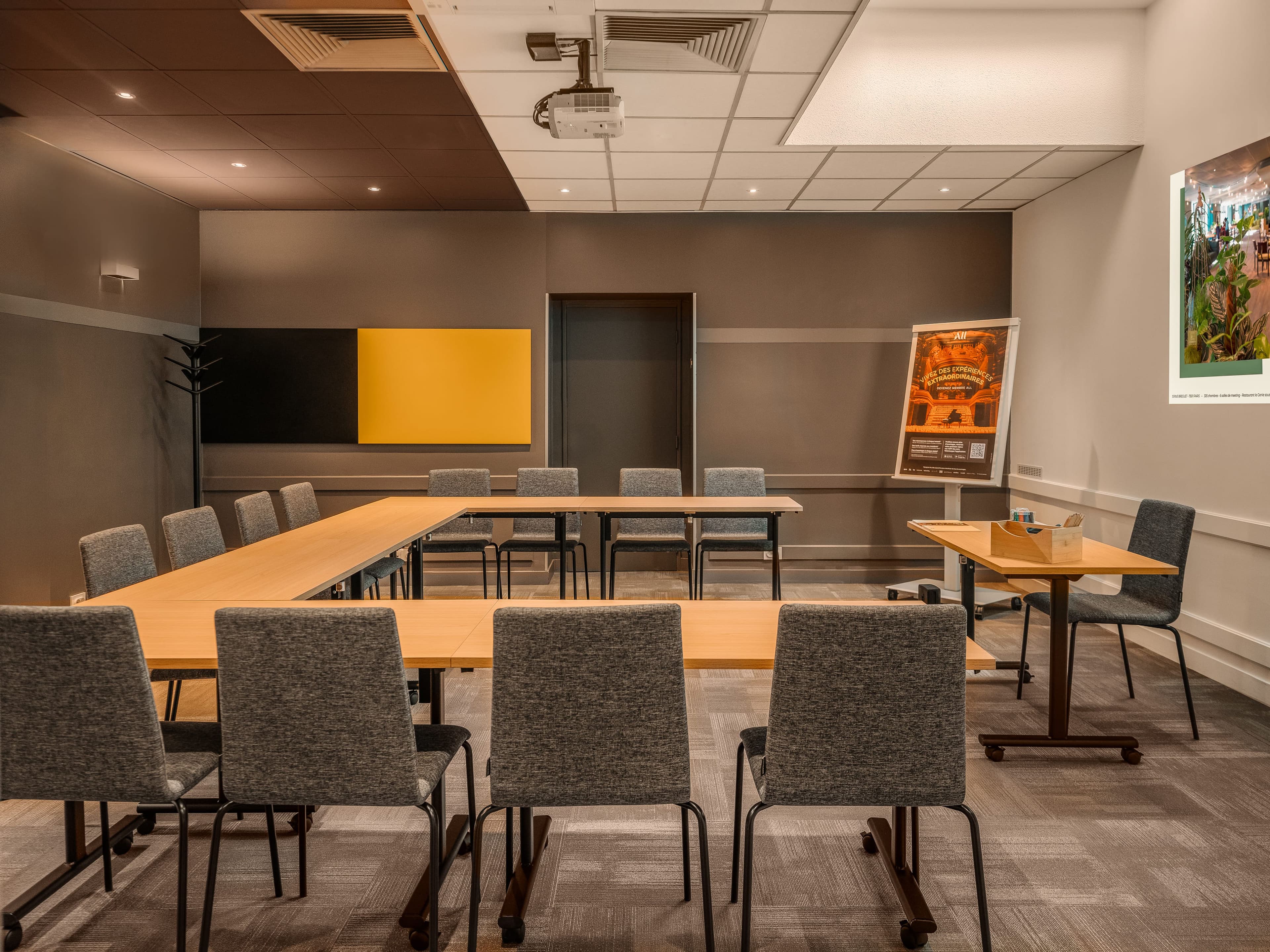 Meeting Room - 20 people