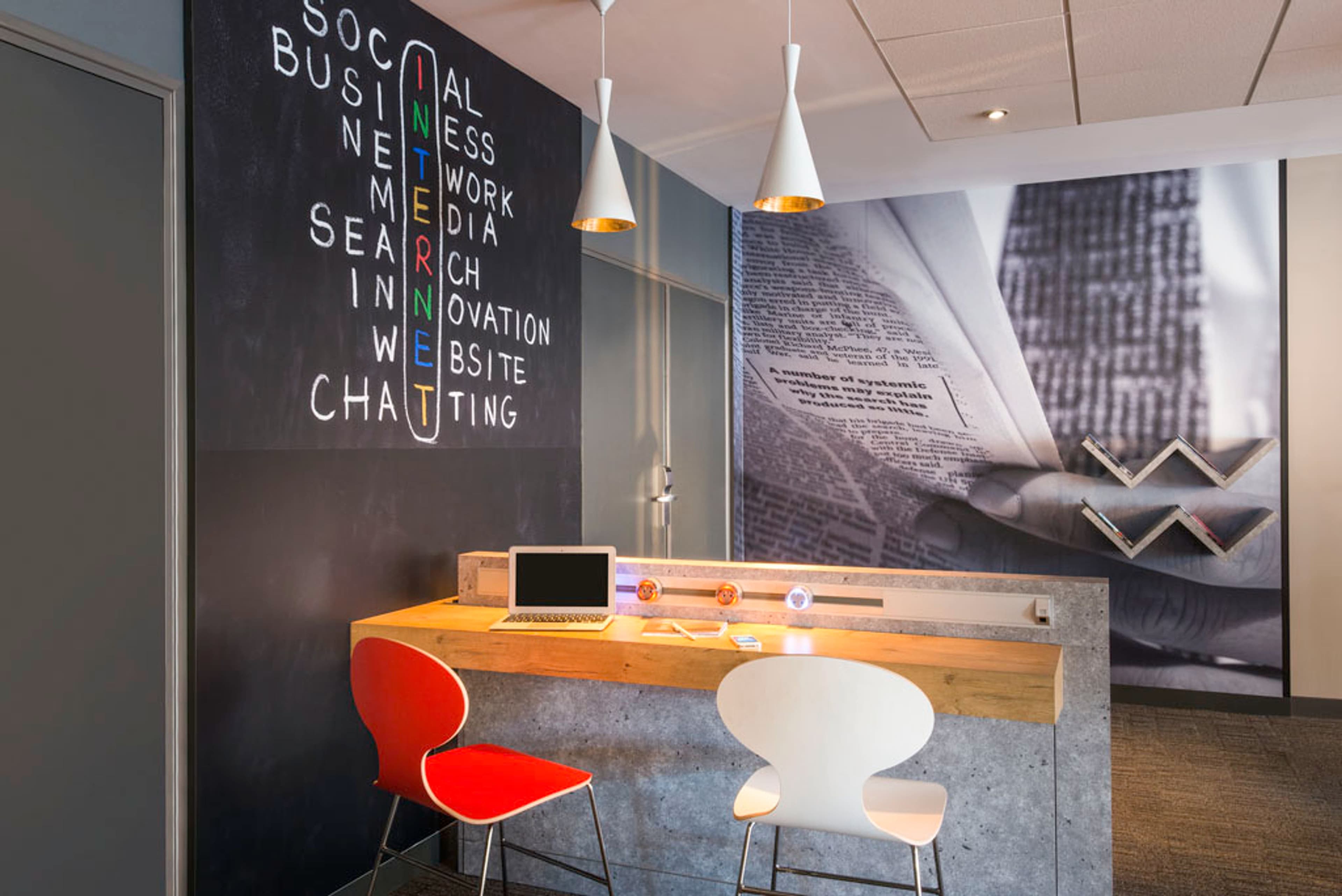 Wojo Nantes - Ibis Centre Gare Sud