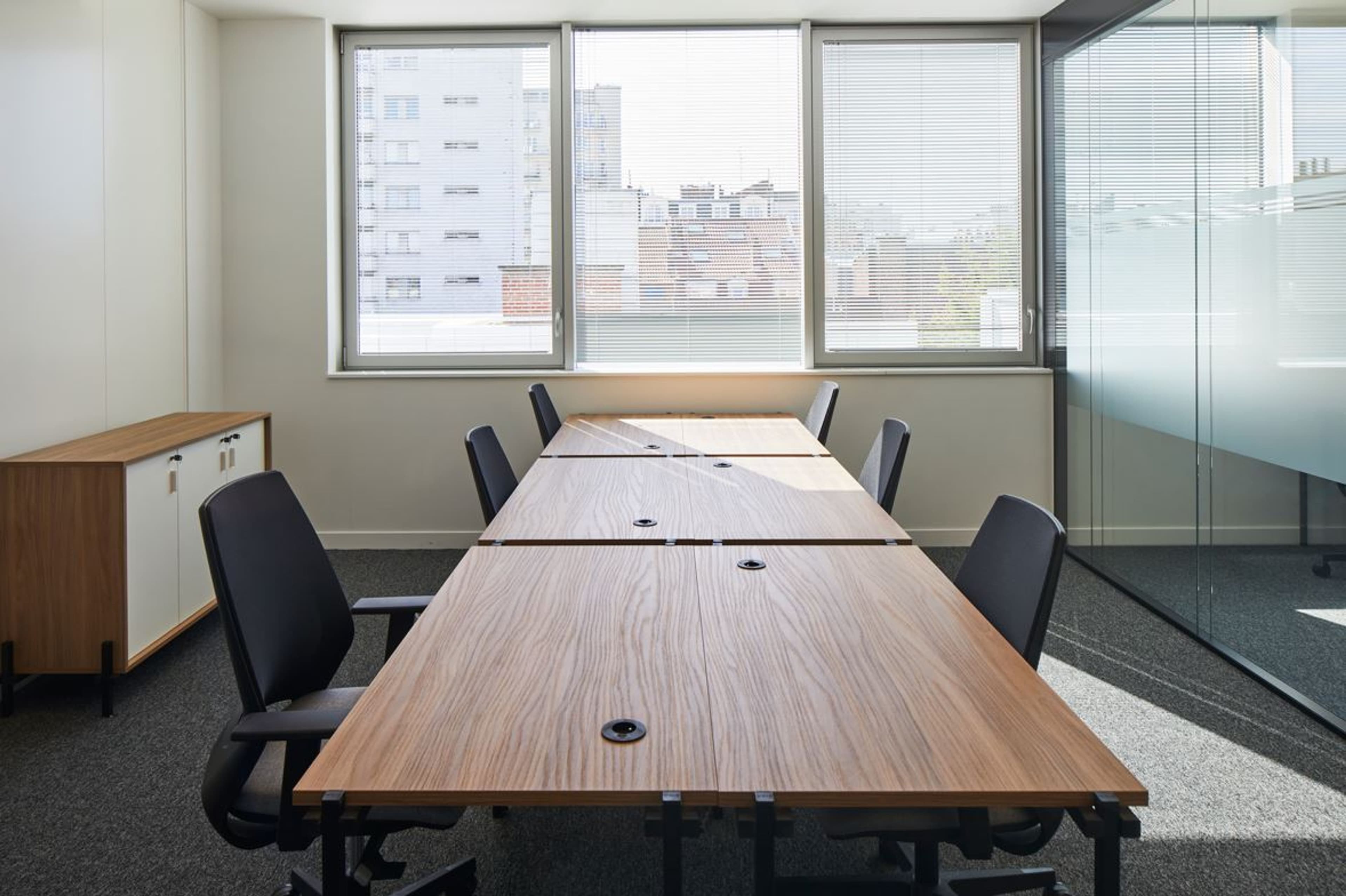 Office - 6 people