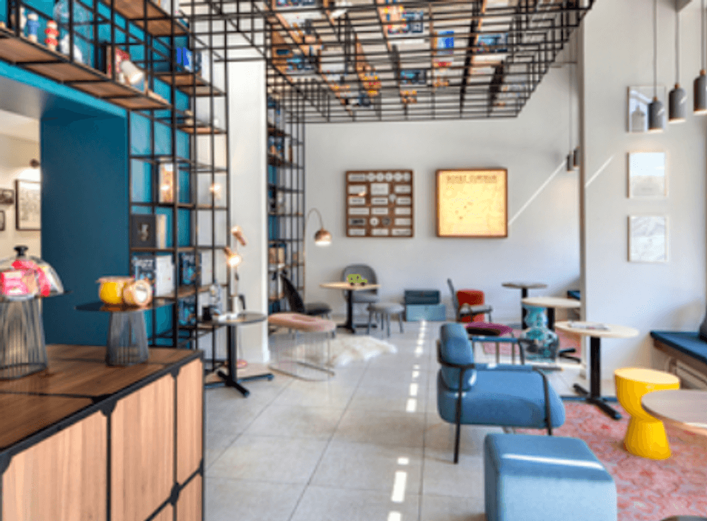 Meeting room – 19 people