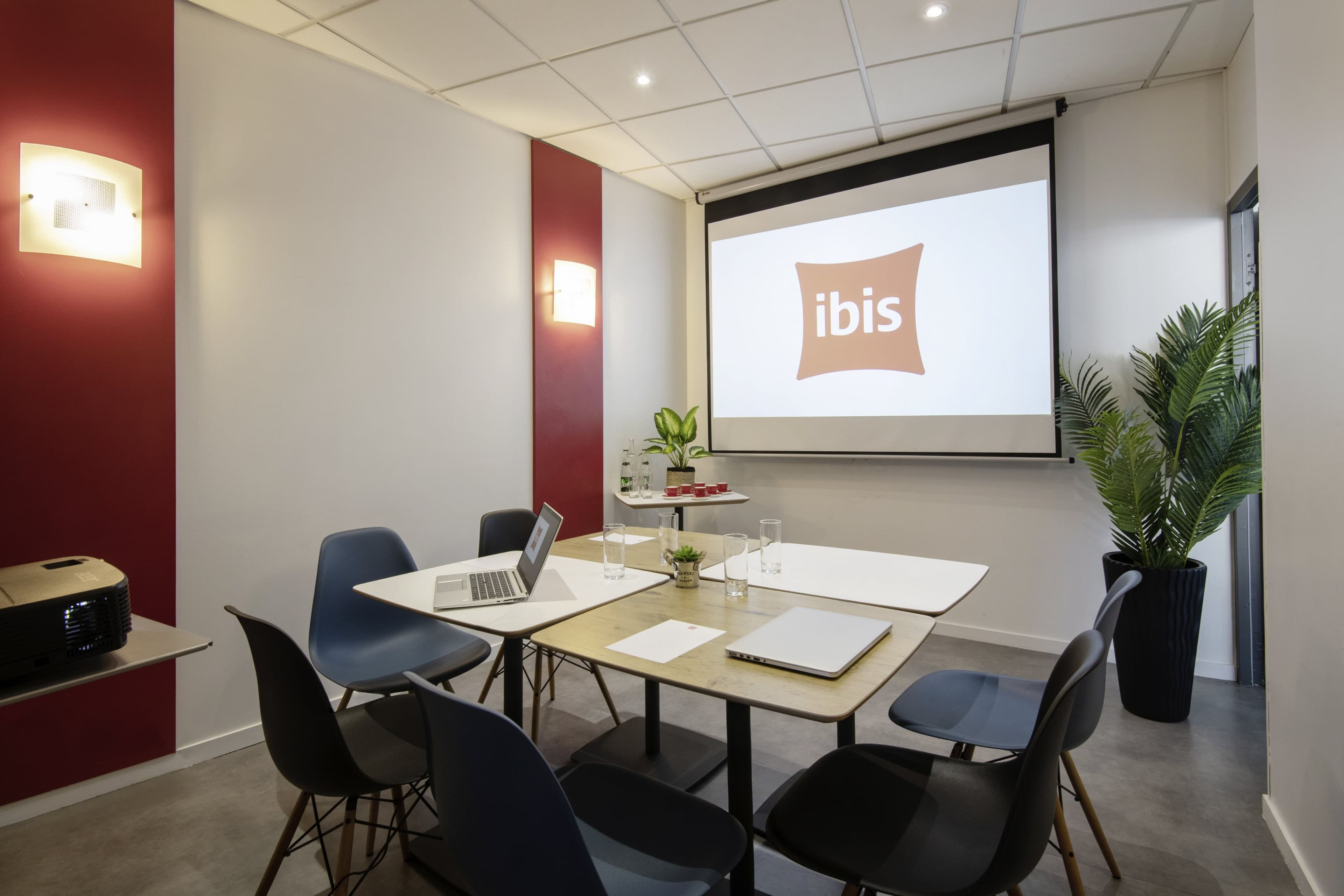Wojo Cannes - Ibis Plage La Bocca