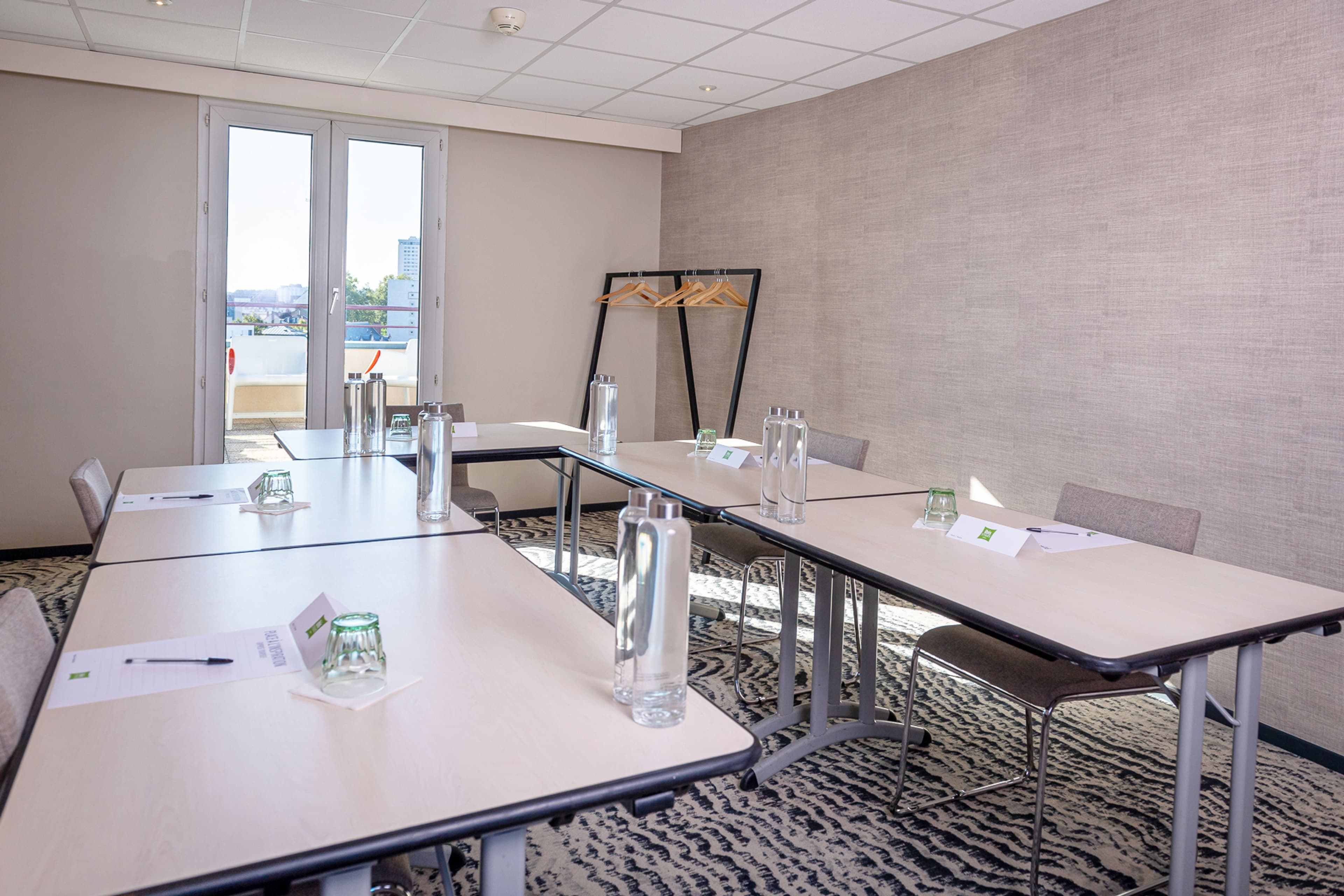 SALON CHEVERNY