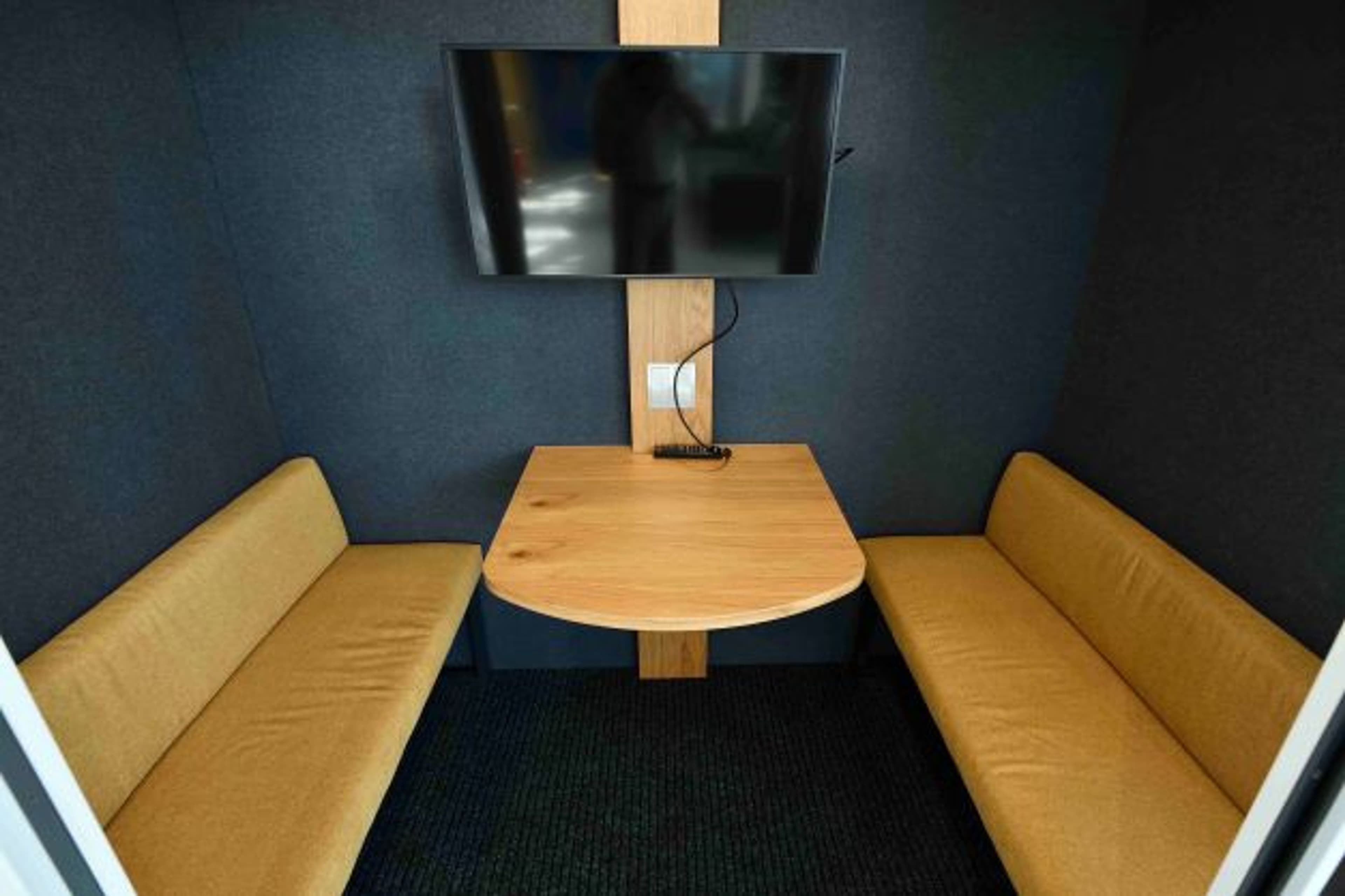 Meeting room - 4 people