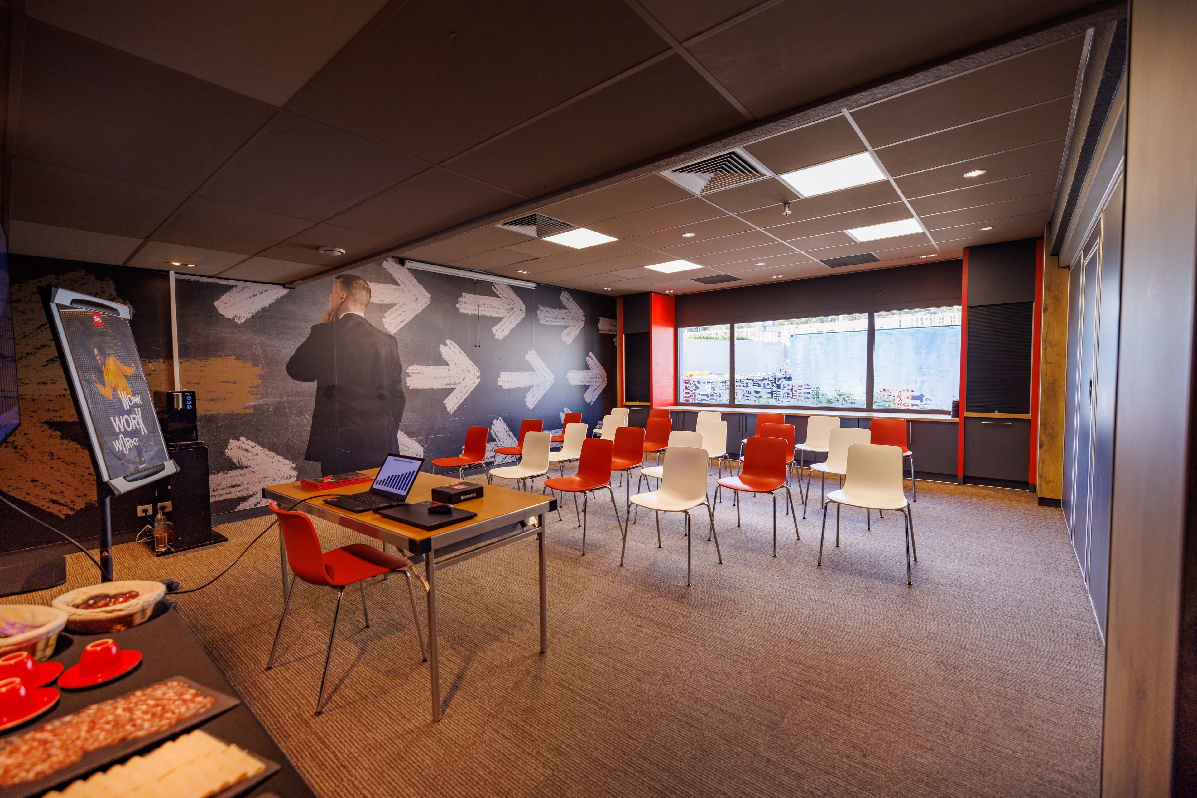 Meeting Room "GIONO" – 10 people